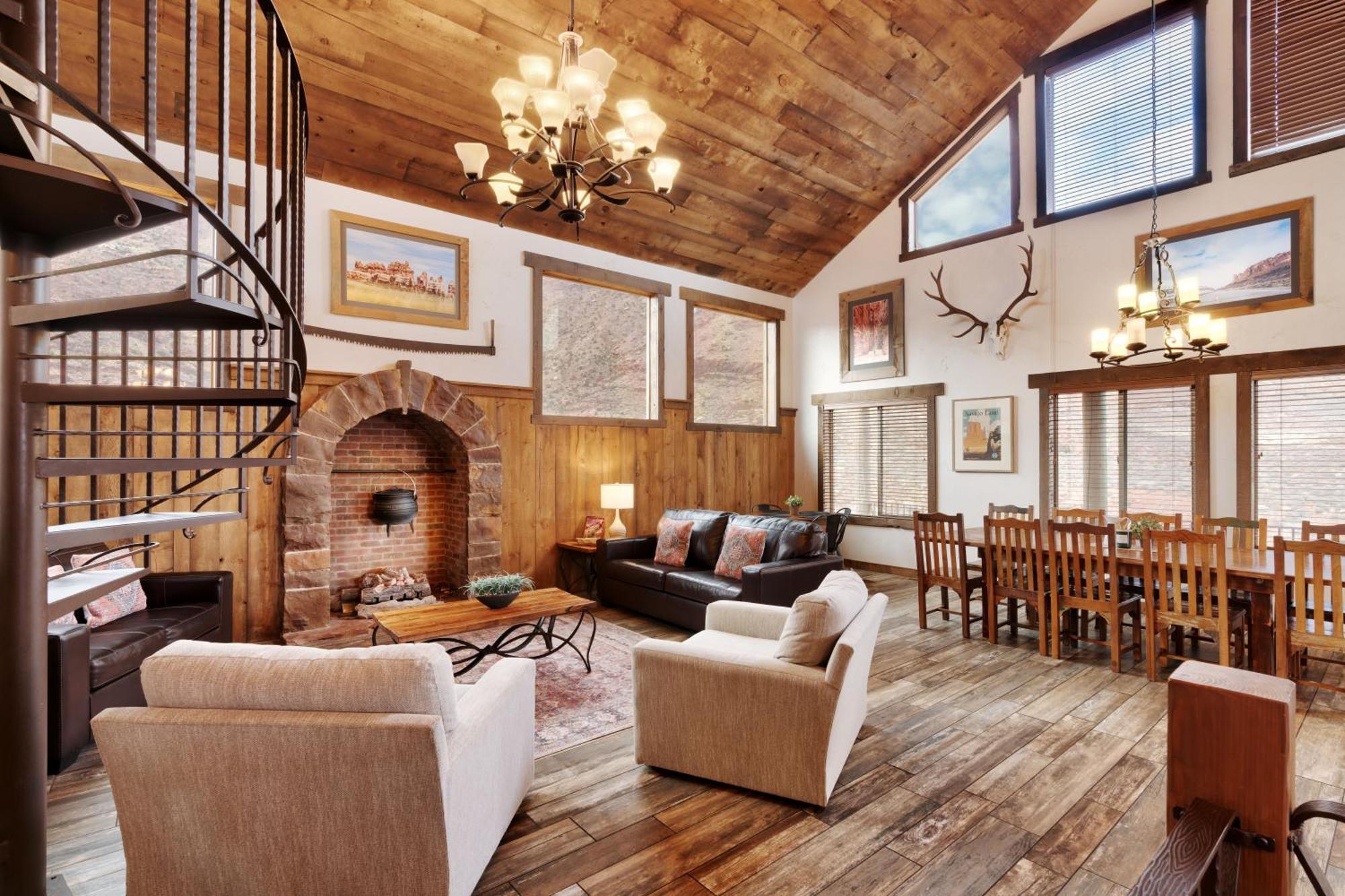 Hideout At The Rim Bed & Breakfast