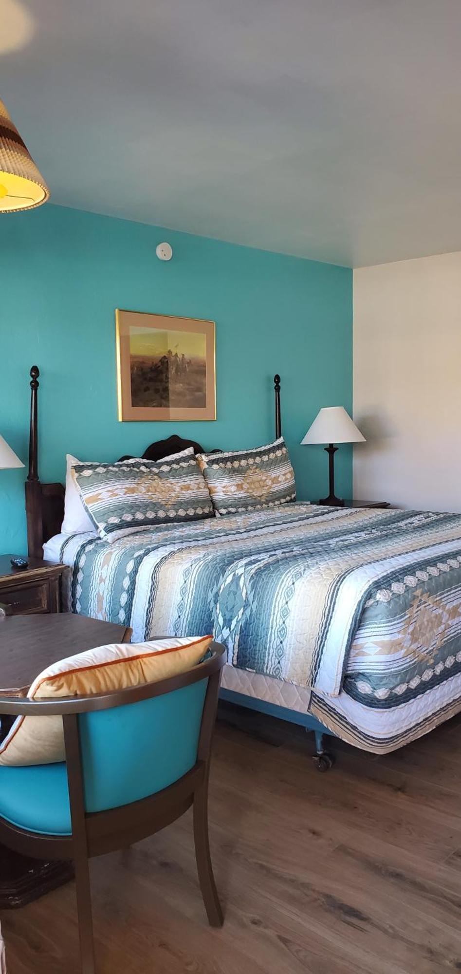 Apache Hotel