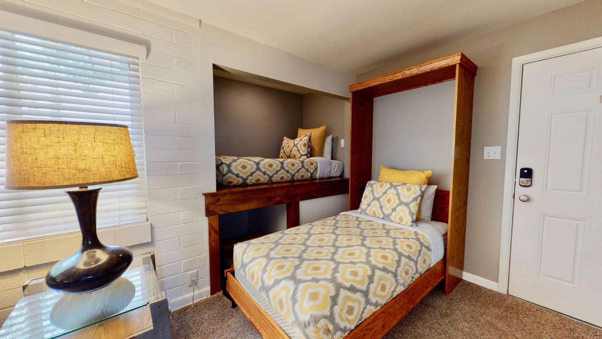 Downtown Cozy Base - Purple Sage 4 Holiday home *