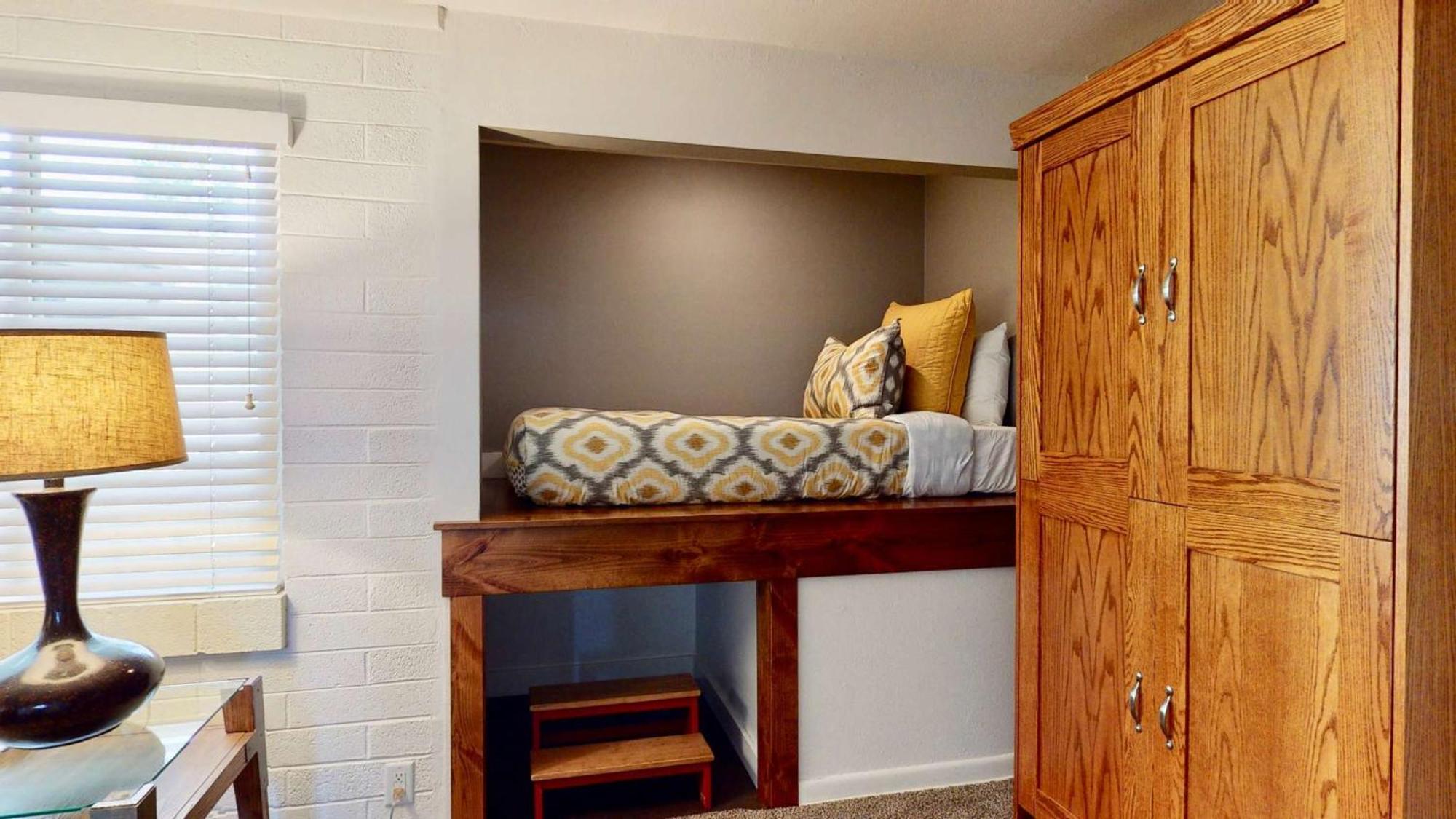 Downtown Cozy Base - Purple Sage 4 Holiday home