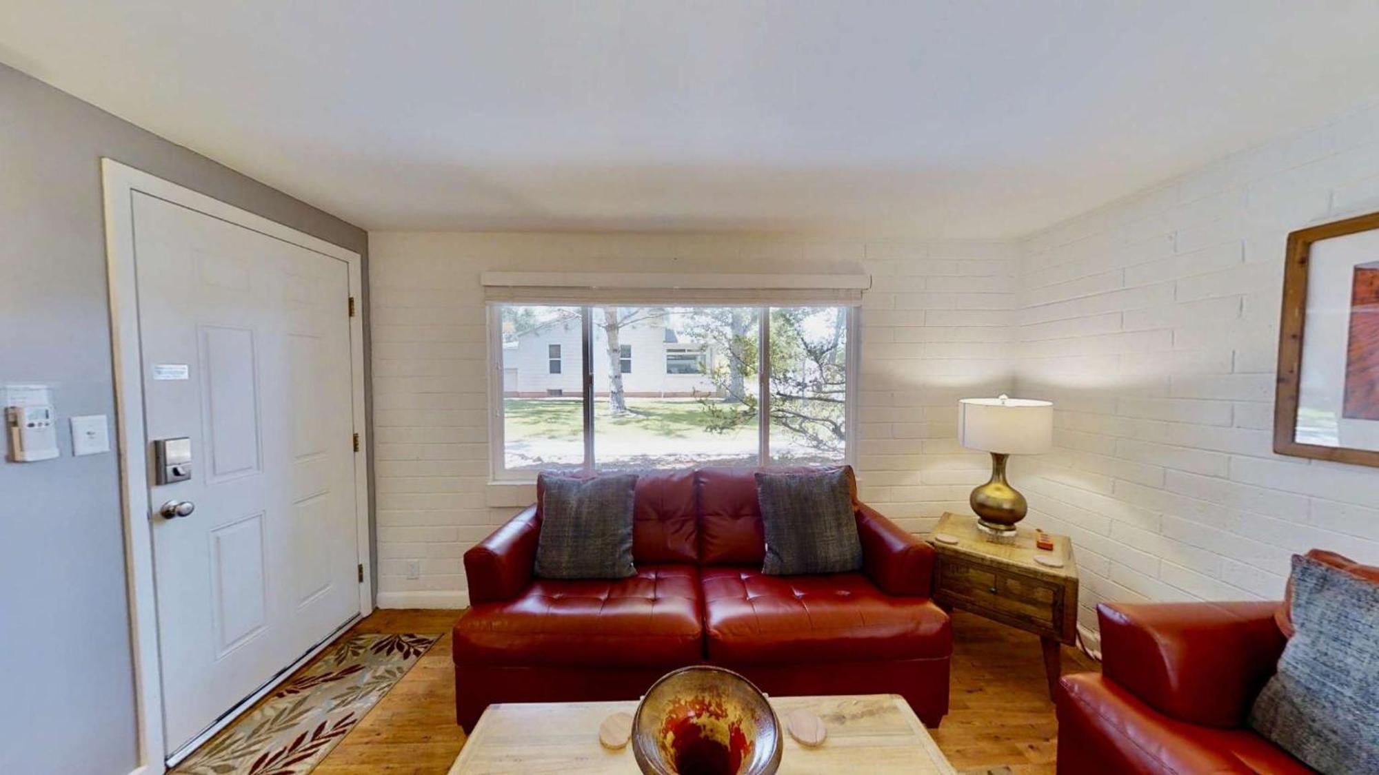 Downtown Cozy Base - Purple Sage 1 Holiday home *