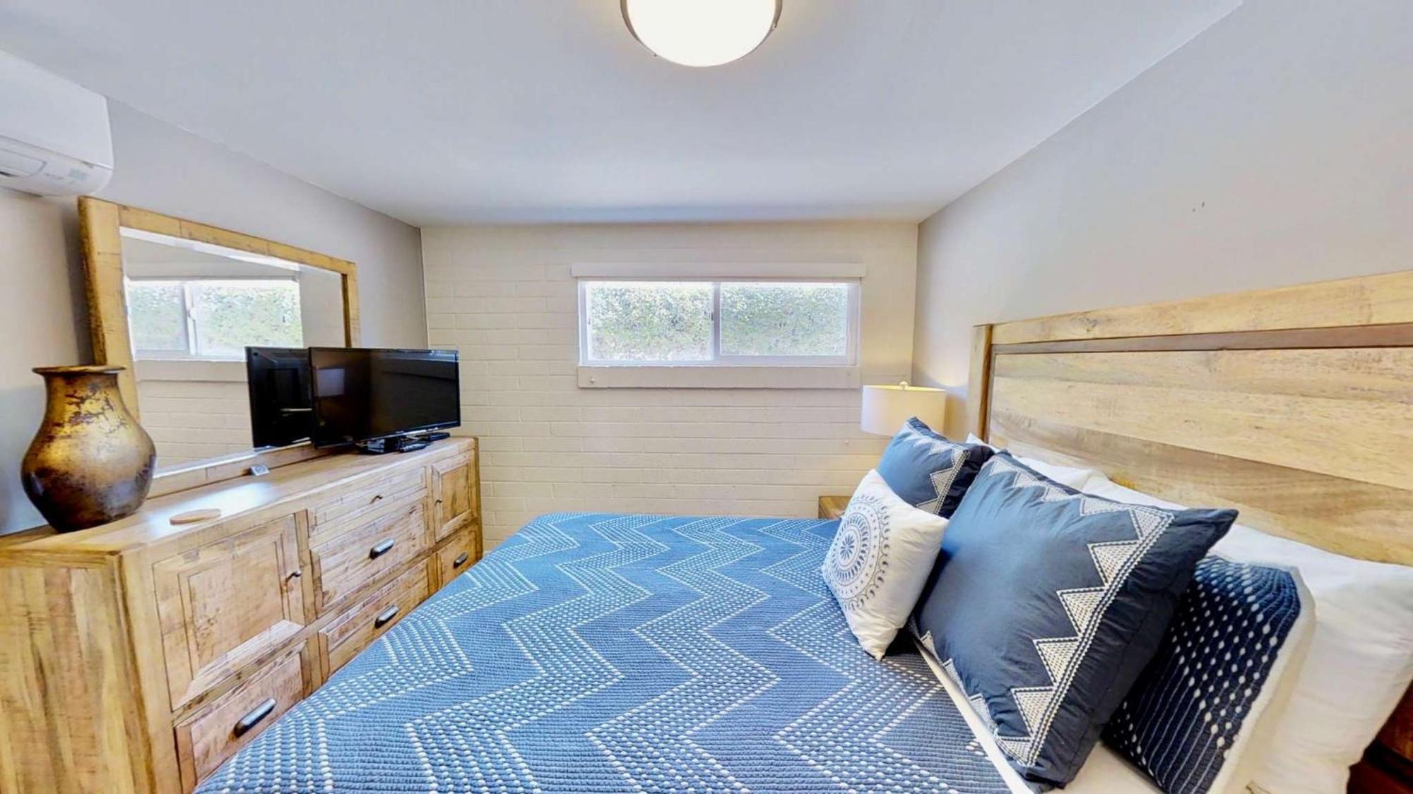 Downtown Cozy Base - Purple Sage 1 Holiday home *