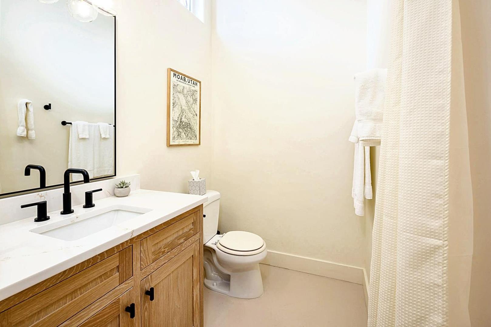 Downtown Kokopelli West 6 - Newly Remodeled Stylish Holiday home Moab