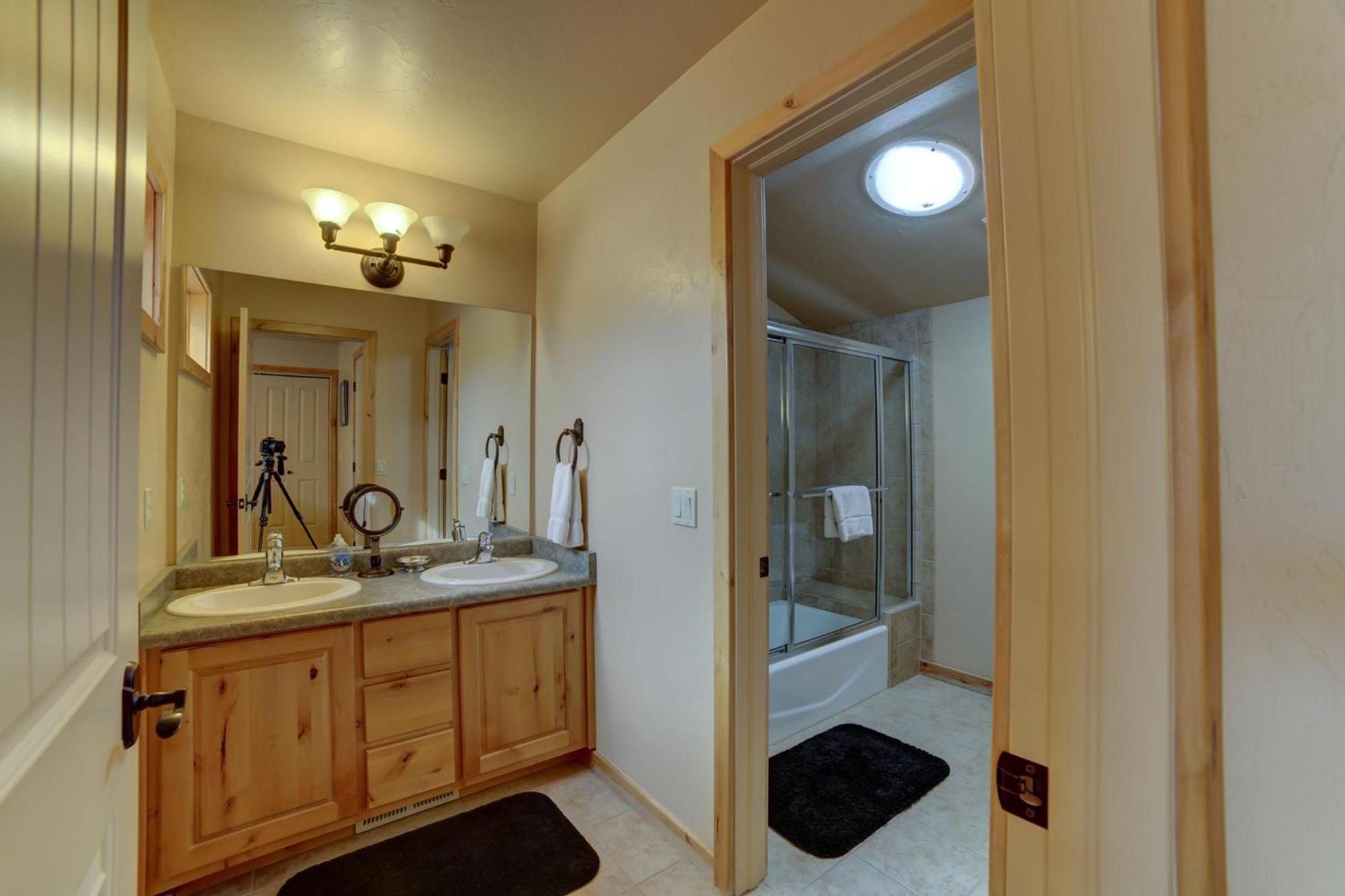 Desert Winds Townhome In With 3 Master Holiday home Moab