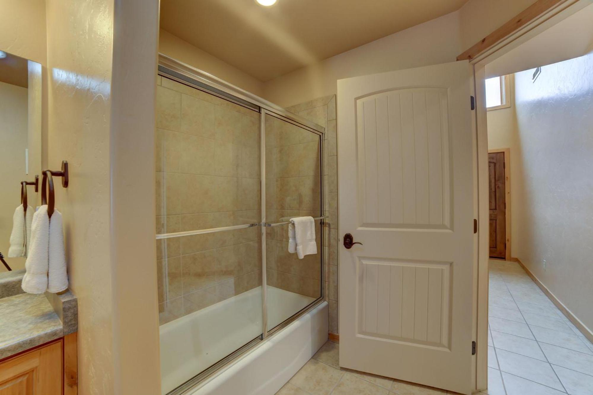 Desert Winds Townhome In With 3 Master Holiday home
