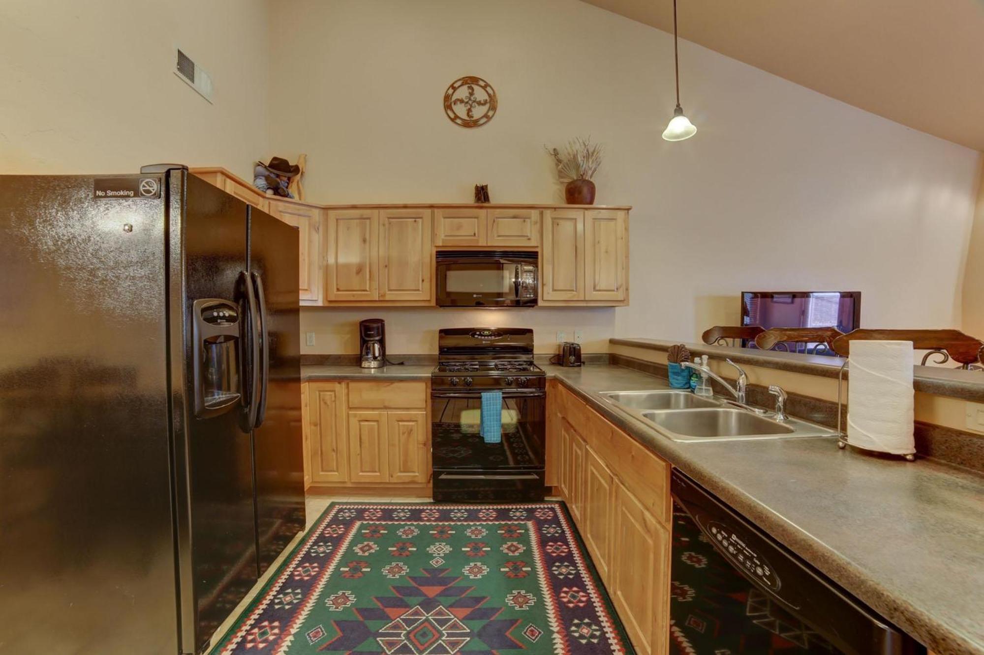Desert Winds Townhome In With 3 Master