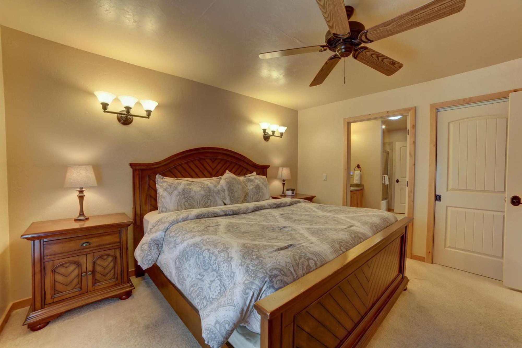 Desert Winds Townhome In With 3 Master Holiday home *