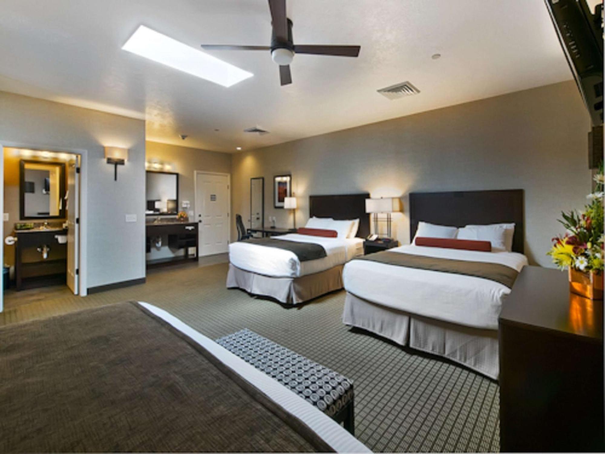 Western Canyonlands Hotel 3*