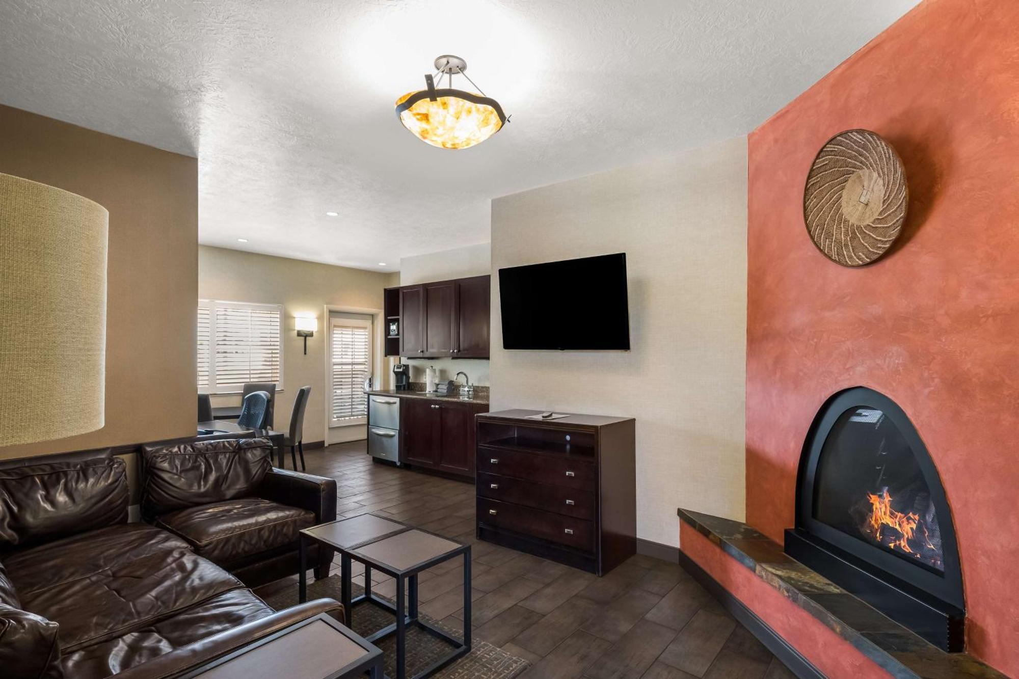 Western Canyonlands Hotel