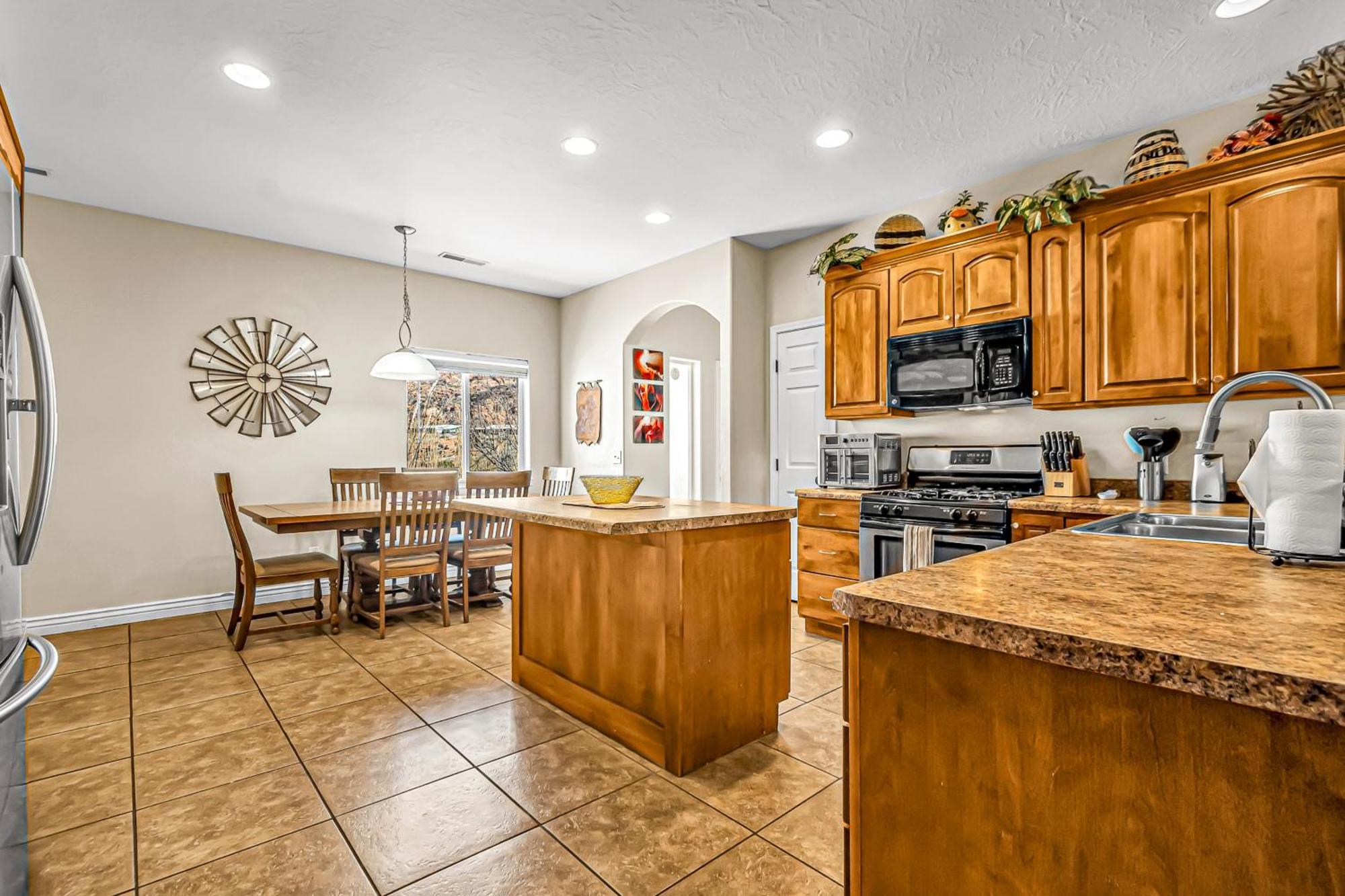 5 Bed 3 Bath Vacation In Arches National Park *