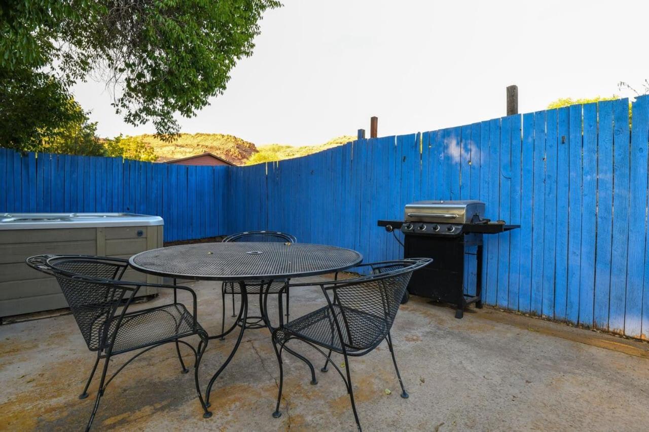 Holiday home Charming 2 Bedroom Near Downtown - Rose Tree 1