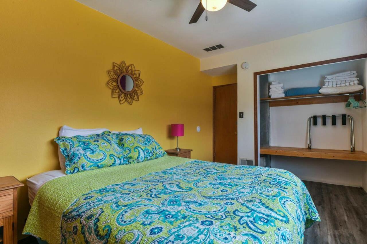 Holiday home Charming 2 Bedroom Near Downtown - Rose Tree 1
