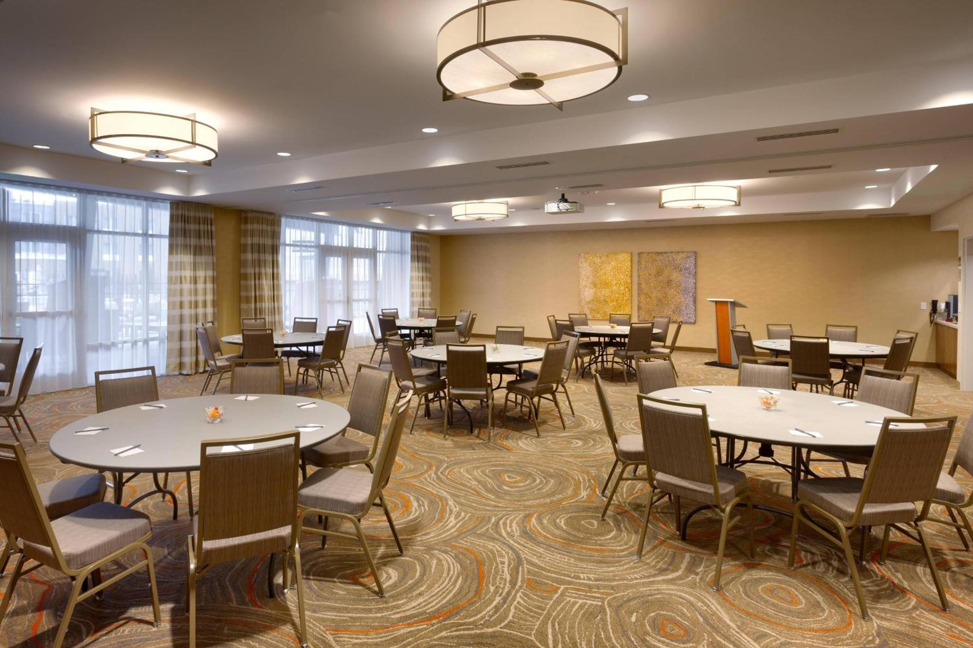 Springhill By Marriott 3*