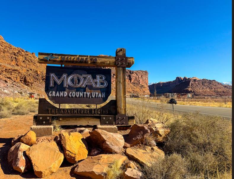 Wolfe's Moab, Adult Only 4*