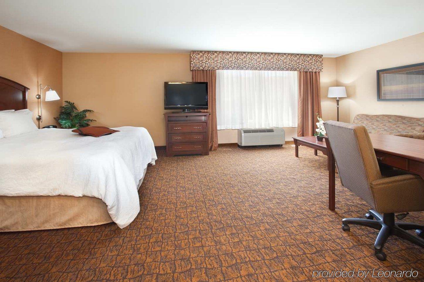 Hampton Arches National Park Hotel 3*