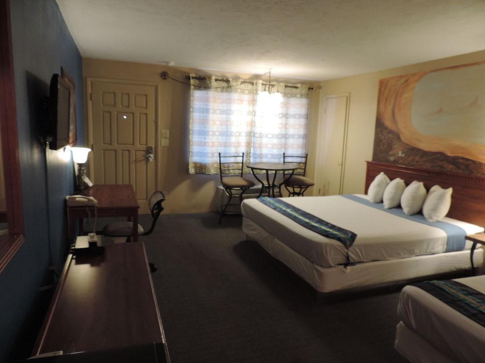 Expedition Arches National Park Motel 3*