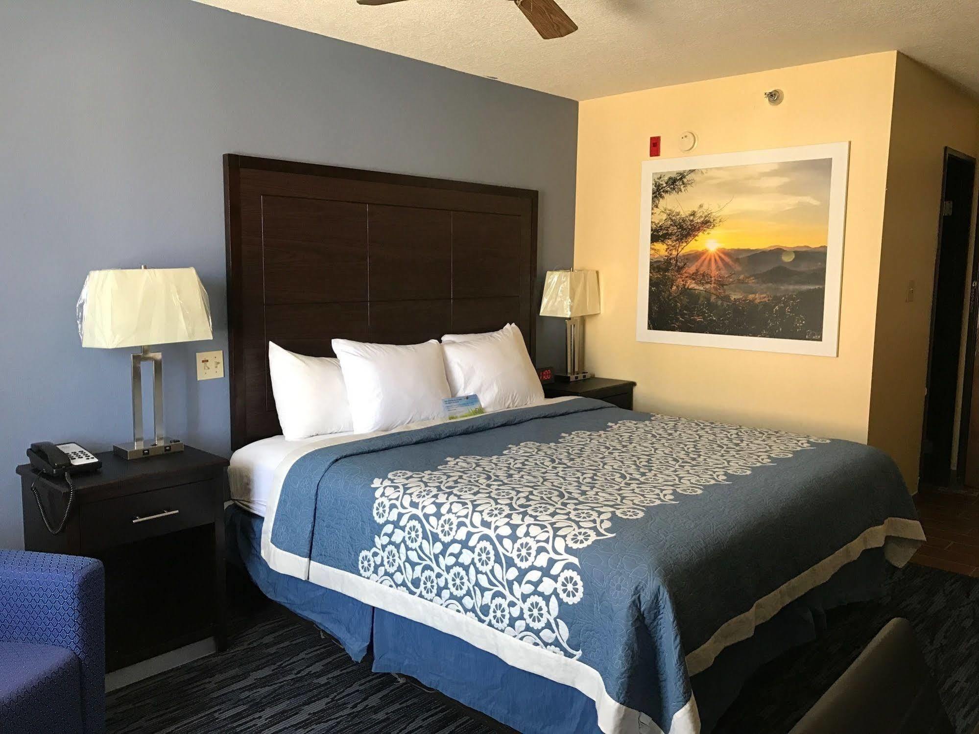 Days By Wyndham Hotel