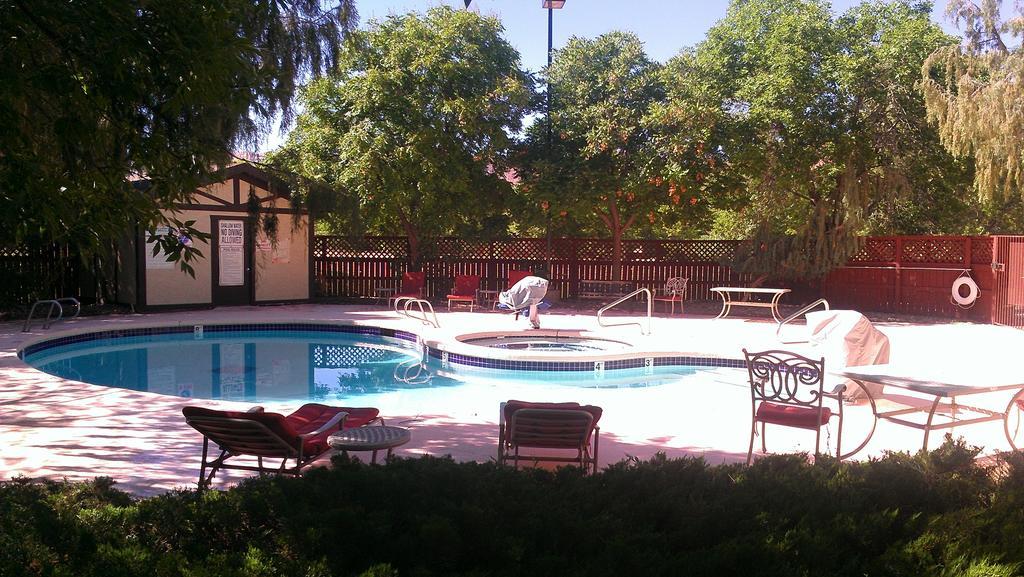 Super 8 By Wyndham Motel 2*