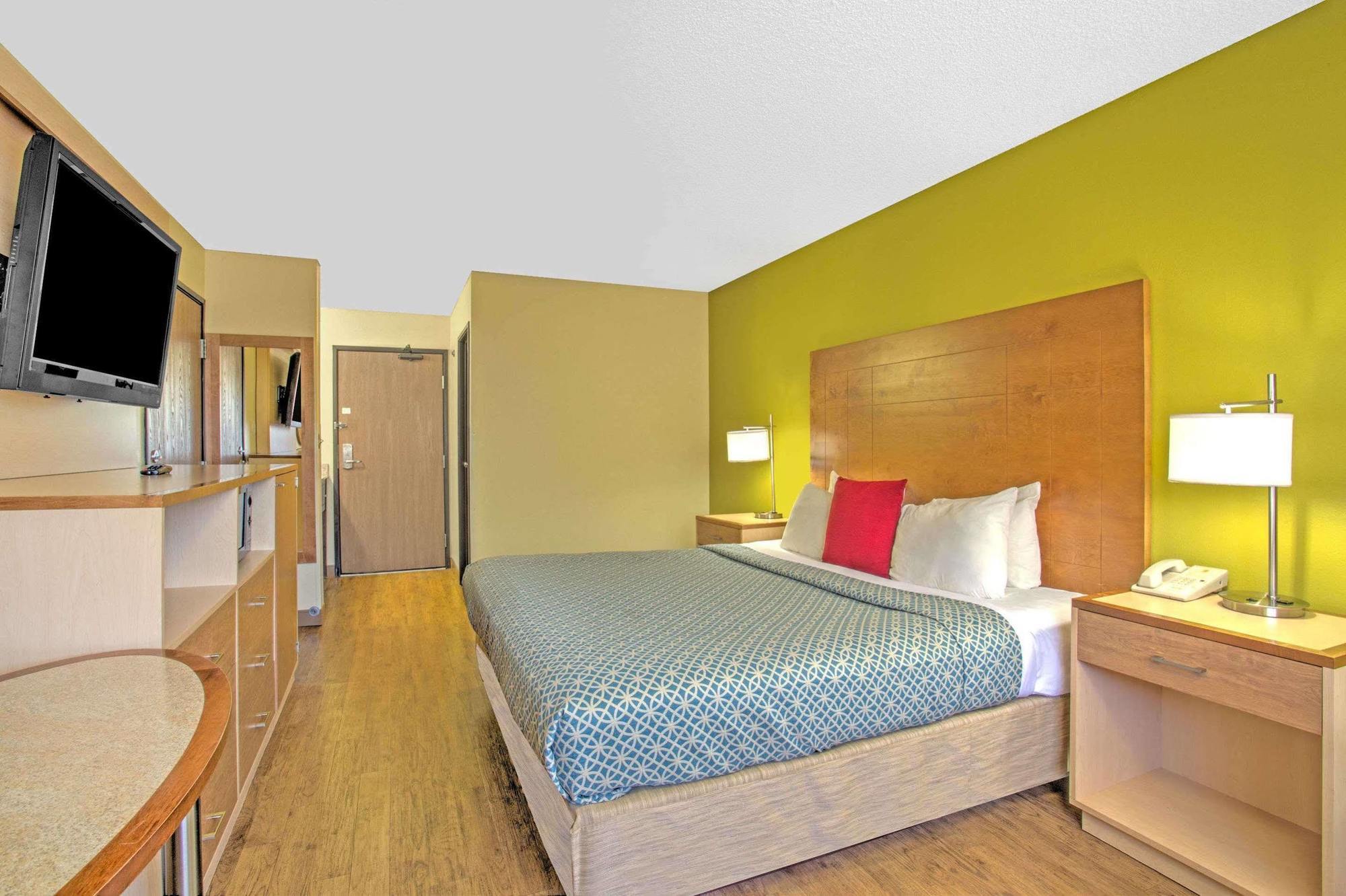 Super 8 By Wyndham Motel 2*