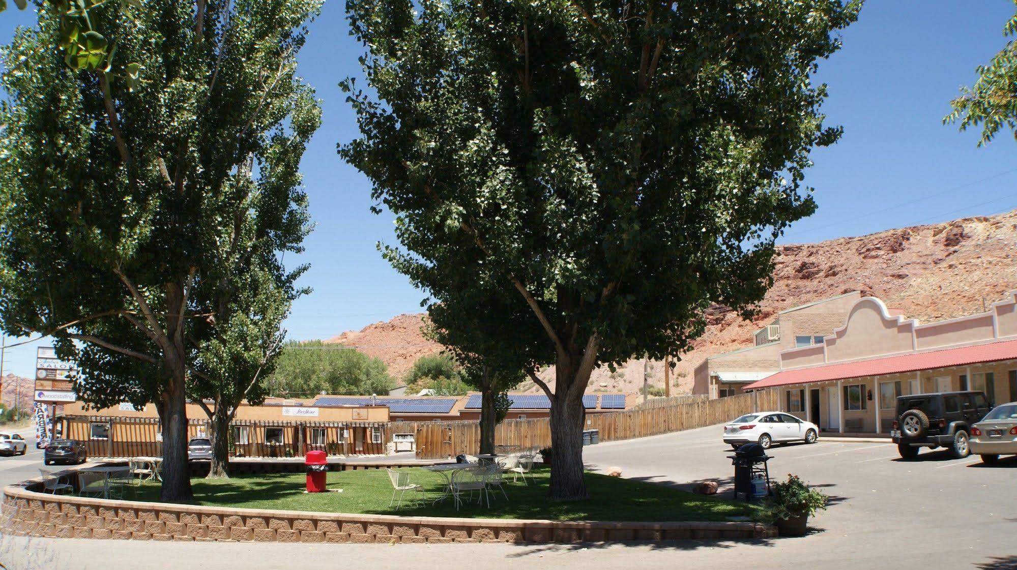 Adventure Inn Moab 2*