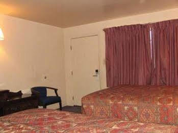 Apache Hotel