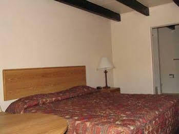 Hotel Apache 2*