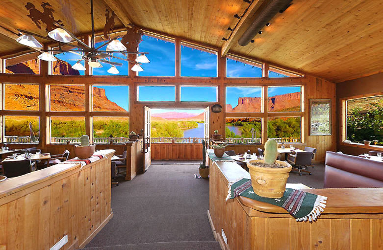 Red Cliffs Lodge *