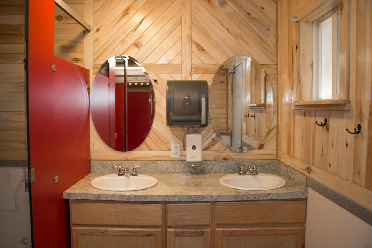 Luxury tent Funstays Glamping Setup Tent In Rv Park #2 Ok-t2