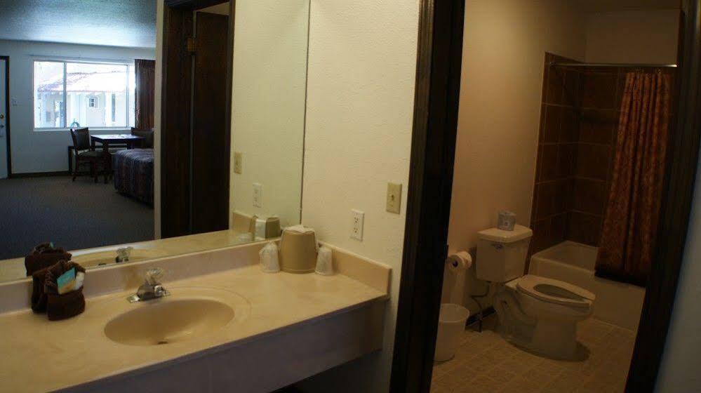 Adventure Inn Moab 2*