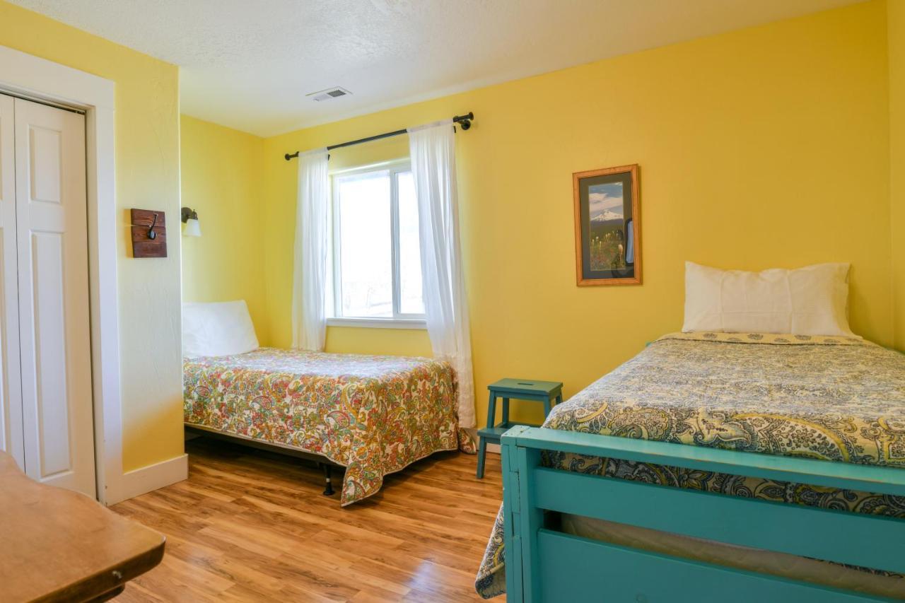Holiday home Dv - Six Bedroom With Private Hot Tub. Sleeps 22! *