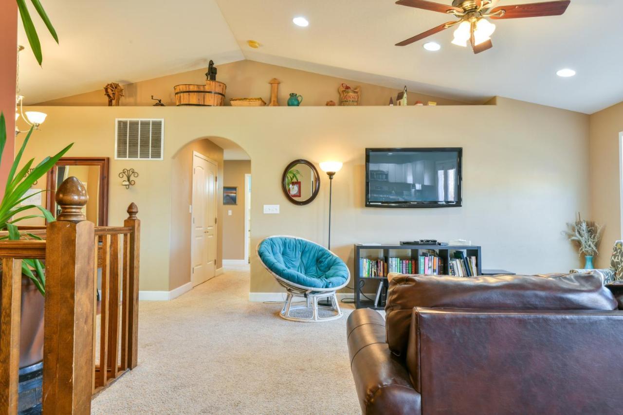 Holiday home Dv - Six Bedroom With Private Hot Tub. Sleeps 22! Moab