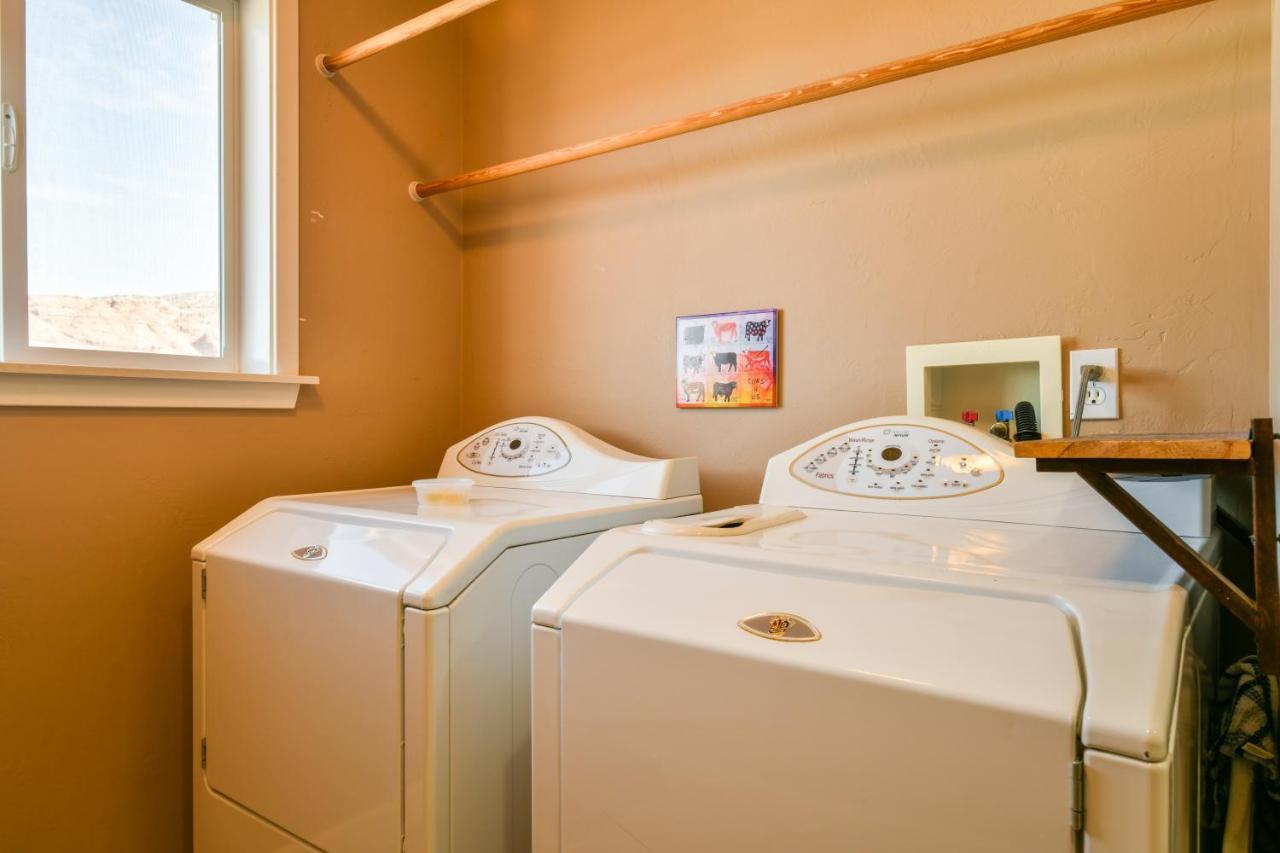 Dv - Six Bedroom With Private Hot Tub. Sleeps 22! Holiday home