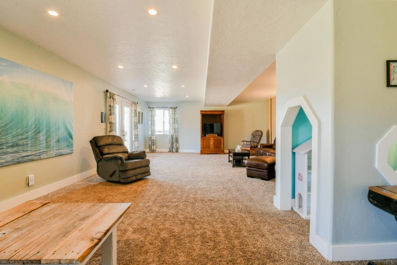 Holiday home Dv - Six Bedroom With Private Hot Tub. Sleeps 22! Moab