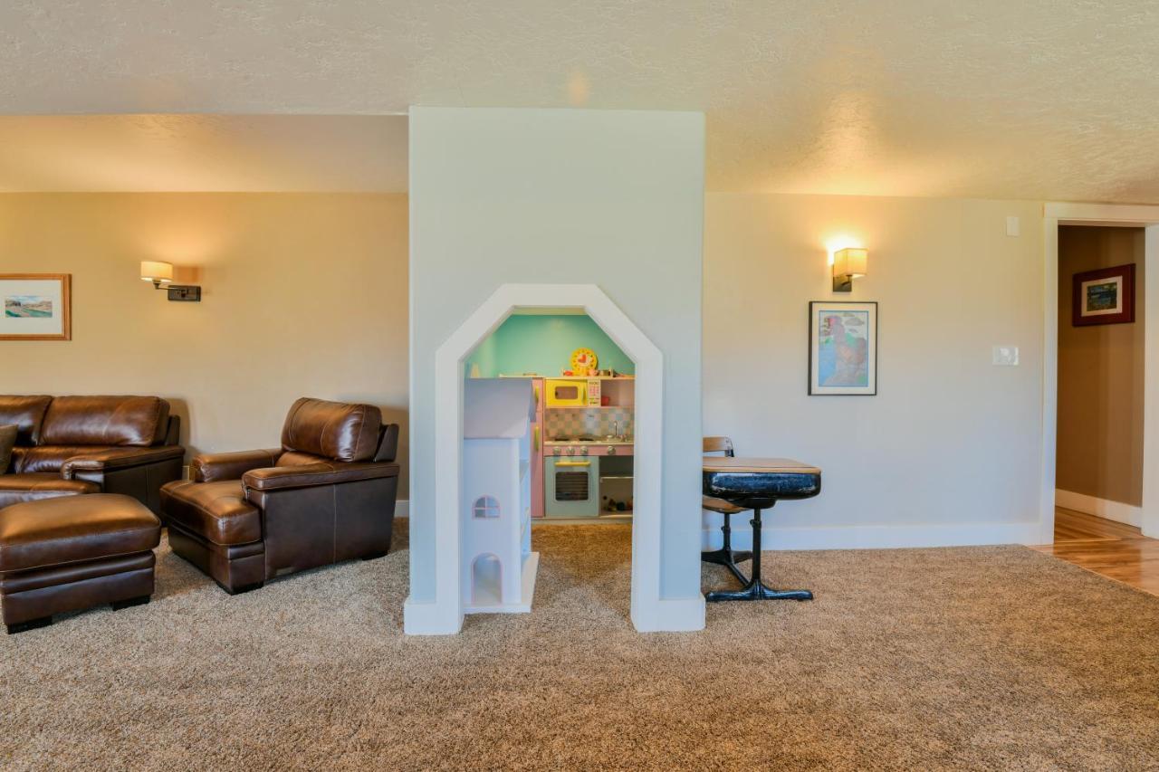 Dv - Six Bedroom With Private Hot Tub. Sleeps 22!