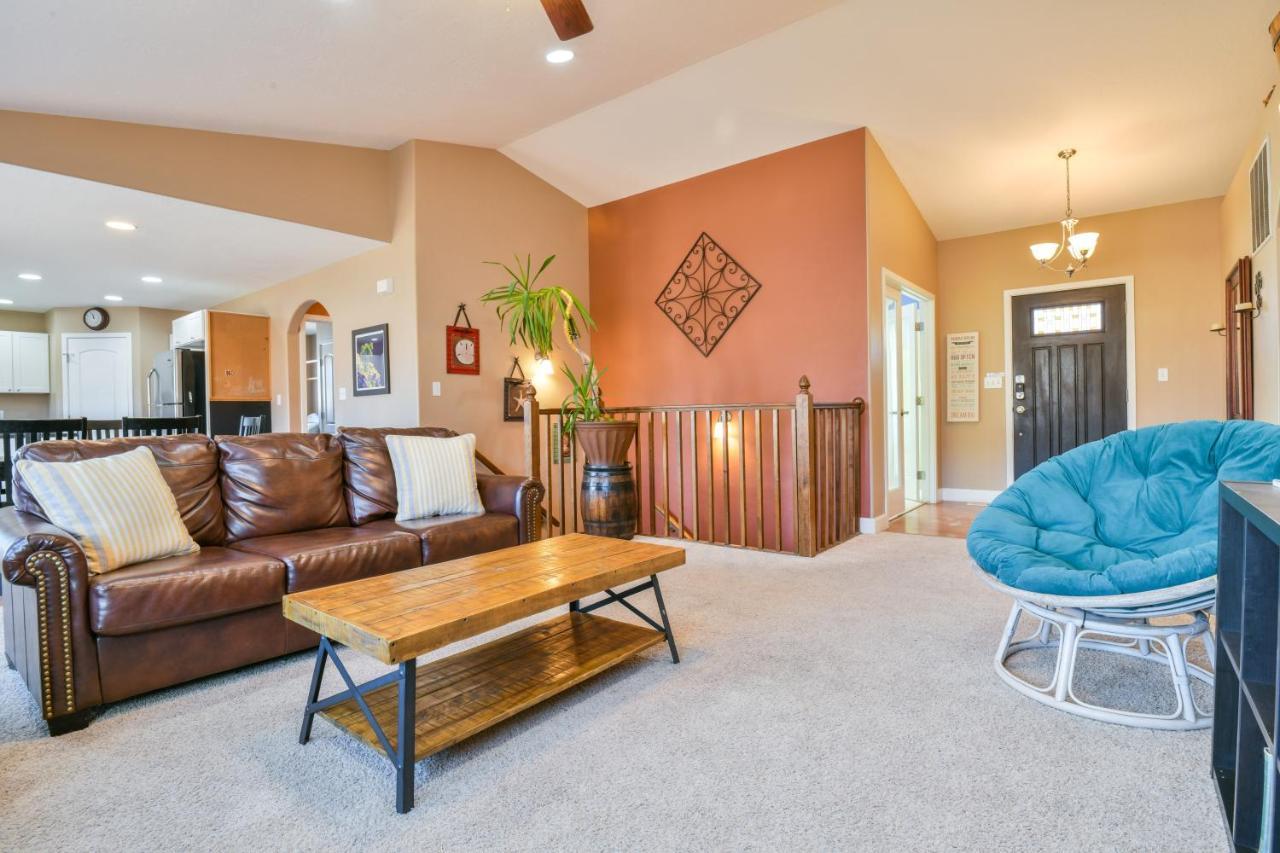 Dv - Six Bedroom With Private Hot Tub. Sleeps 22! *