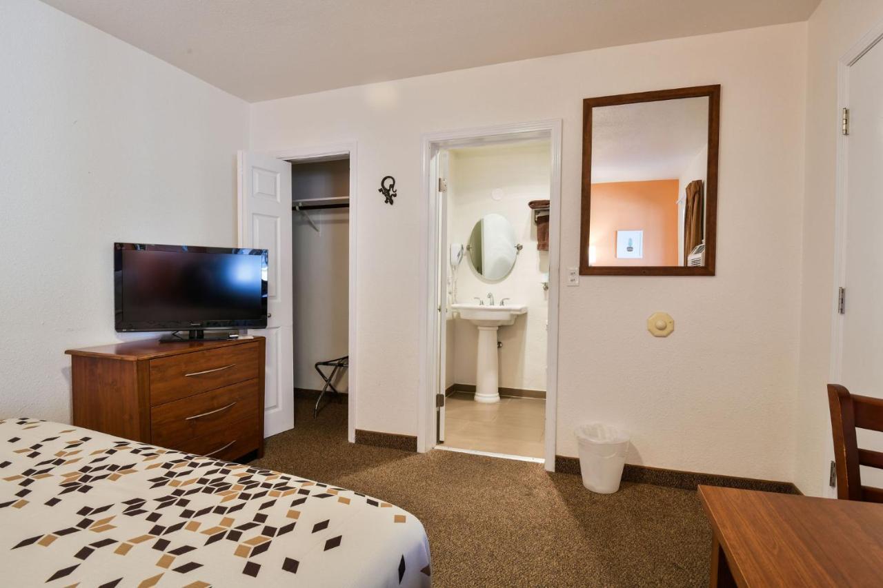 Adventure Inn Moab Motel